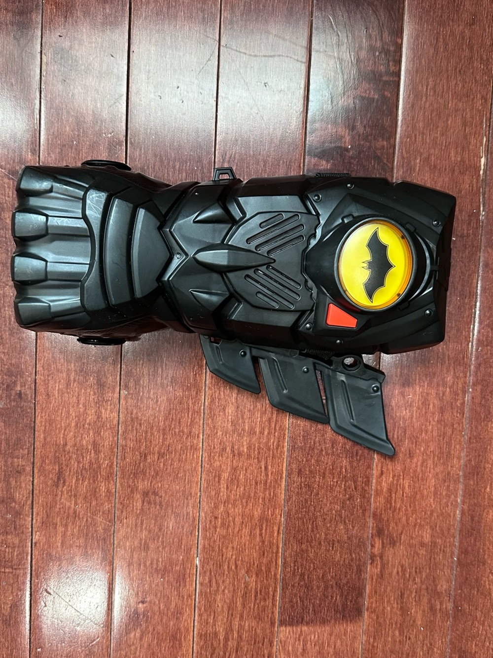 DC Comics Batman Electronic Gauntlet Toy - Black and Yellow 15 Phrases and Sound